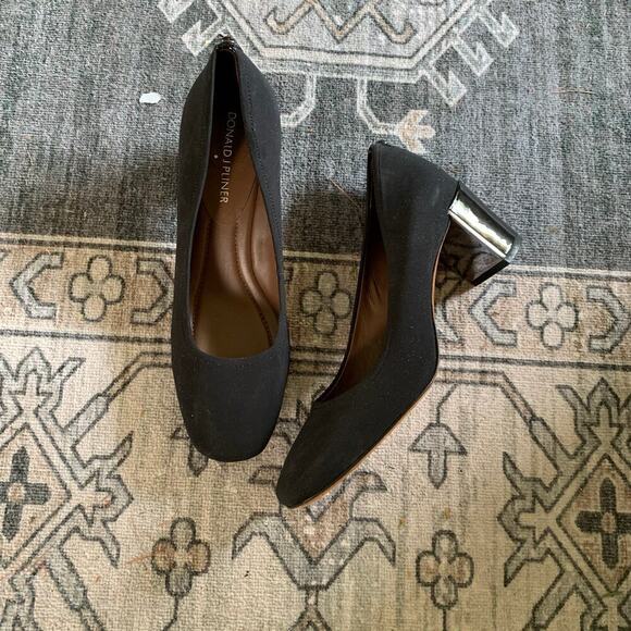 Donald J Pliner Suzette Stretch Heels Size 7 - Picture 2 of 4